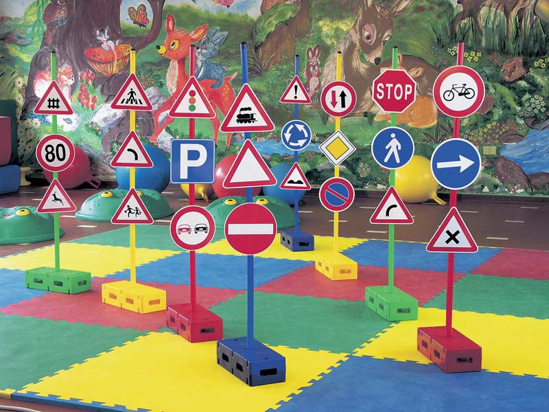 Комплект дорожных знаков для детей "АВ", 24 шт.\ 036 Italveneta Италия