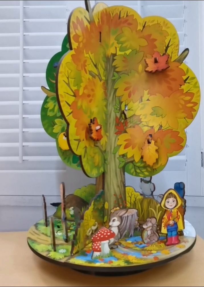 Игра с персонажами деревянная "Дерево. Времена года" \ ДИ071 Динни